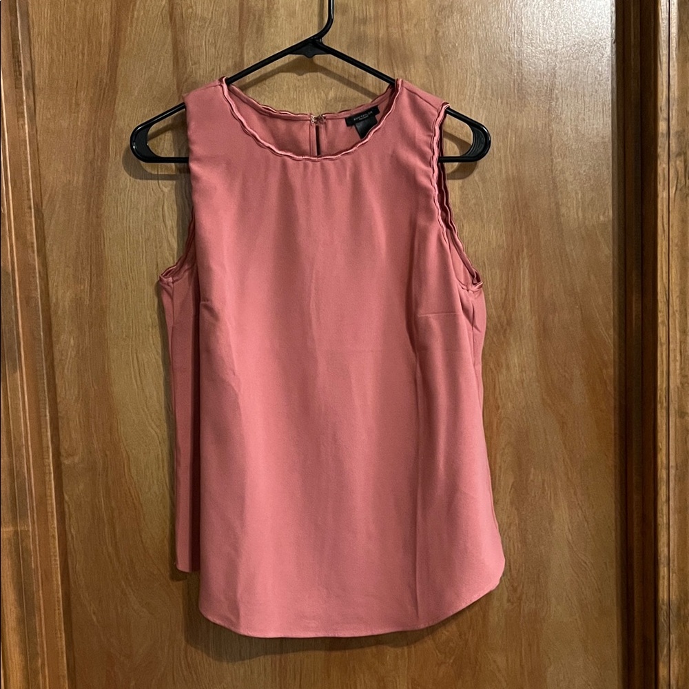 Ann Taylor Coral Pink Sleeveless Scallop-Trim Camisole